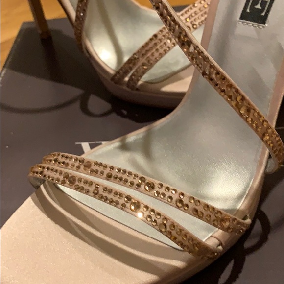 Vera Wang Blush Rhinestone Heels - Picture 2 of 8